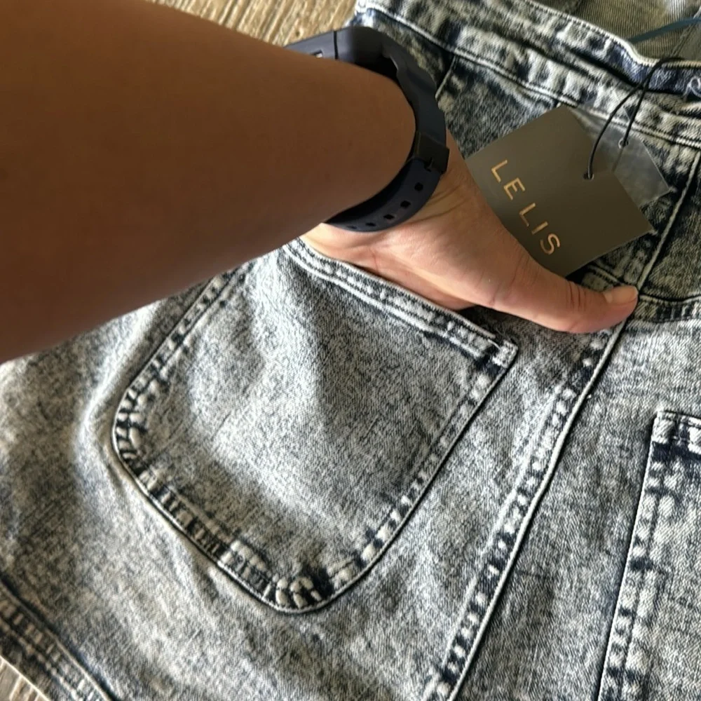 🌟LE LIS COLLECTION 🌟BEAUTIFUL 🌟JEAN OVERALL, SIZE SMALL - Picture 8 of 11